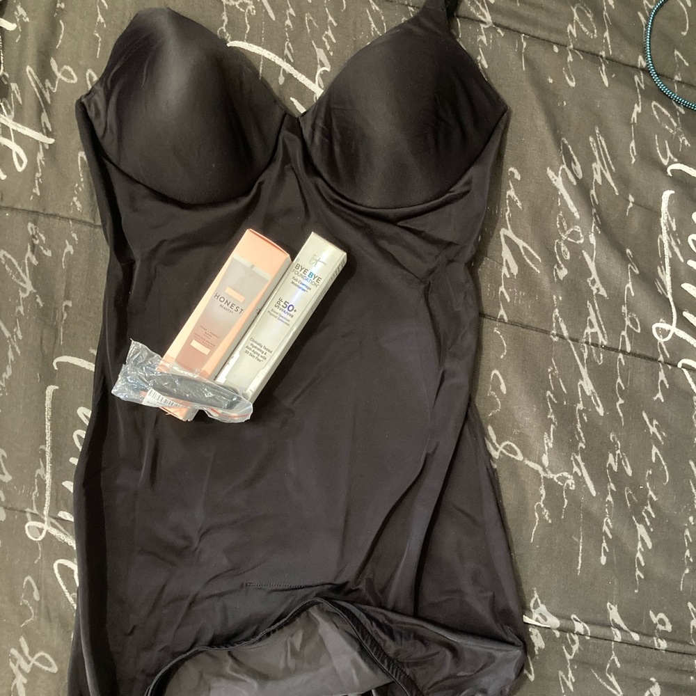 Body blouse , personal massager , n foundation s c 38/85